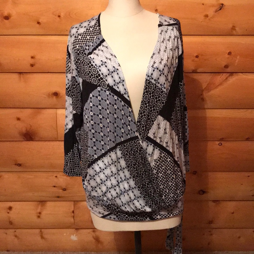 🔥 🔥 Sexy v-cut blouse 🔥 🔥